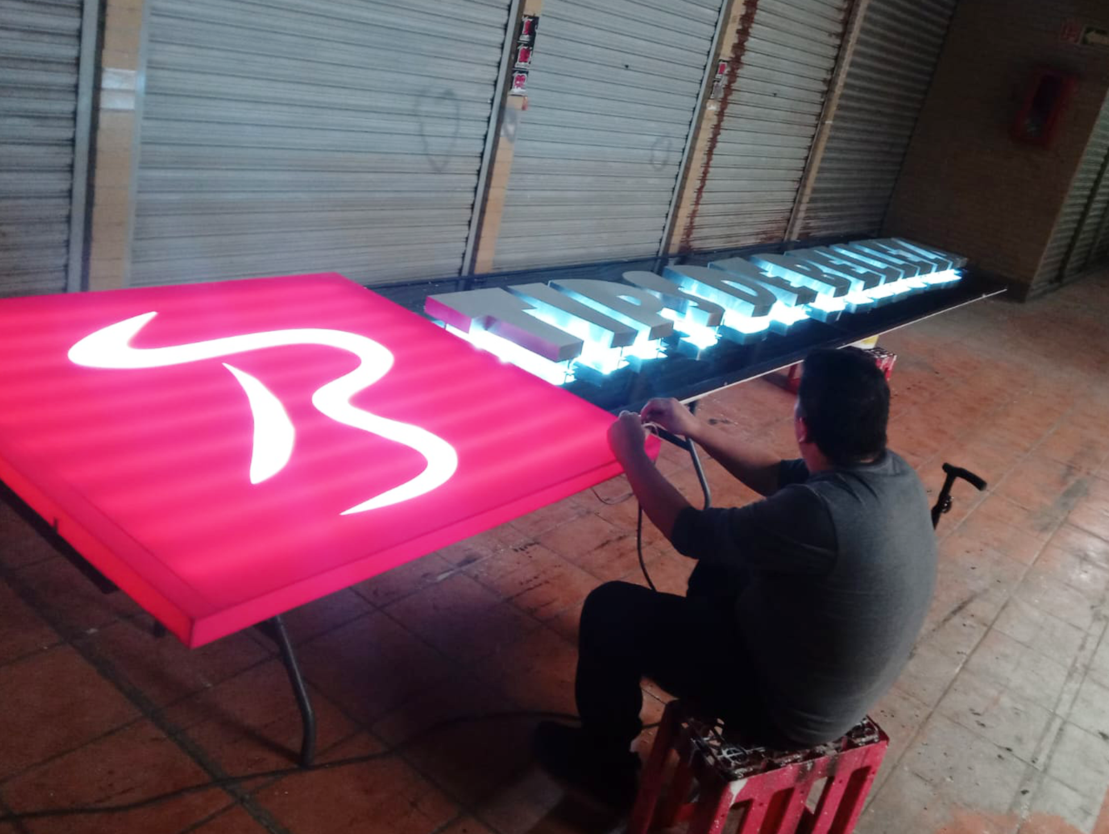 anuncios luminosos