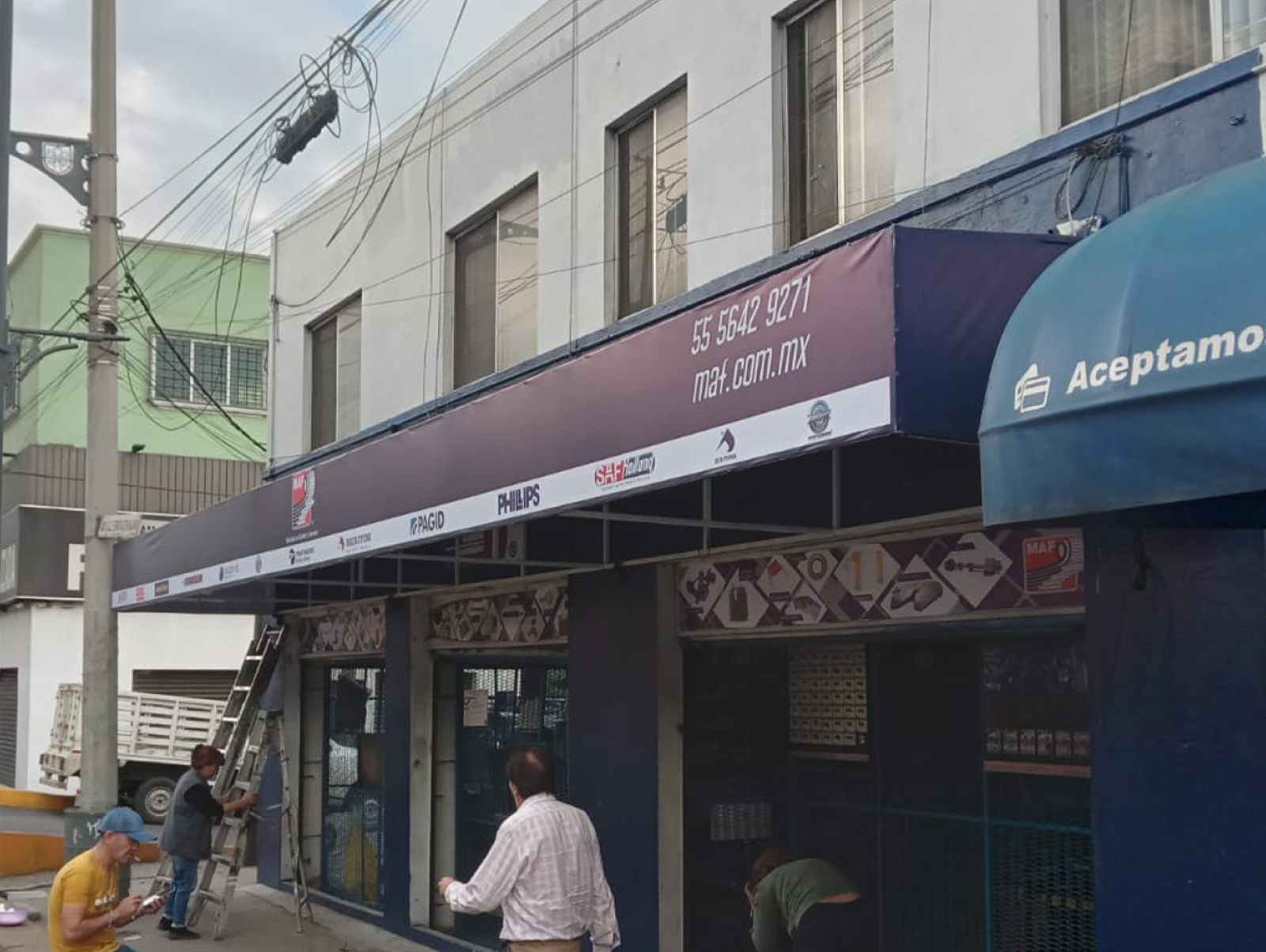 impresión en gran formato e instalación de toldo para negocio