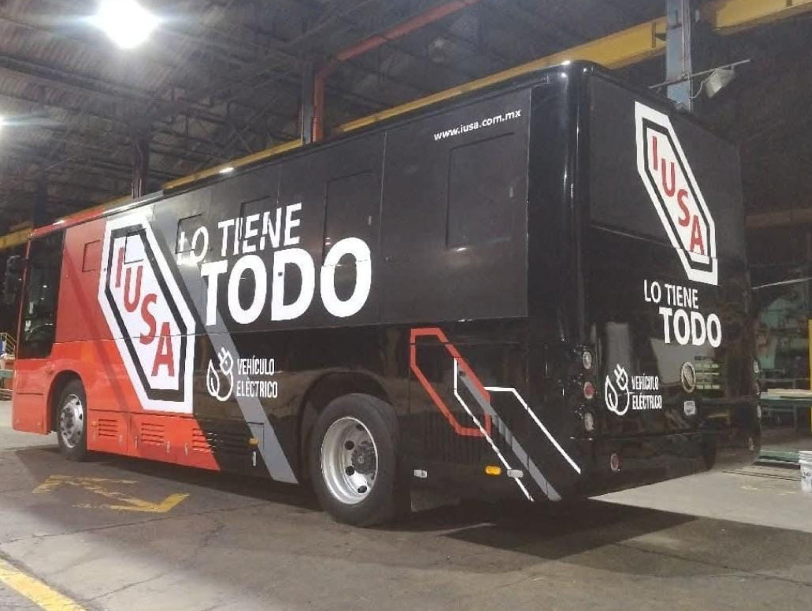 Instalación de Rotulación Automotriz en CDMX por Visual Impact.