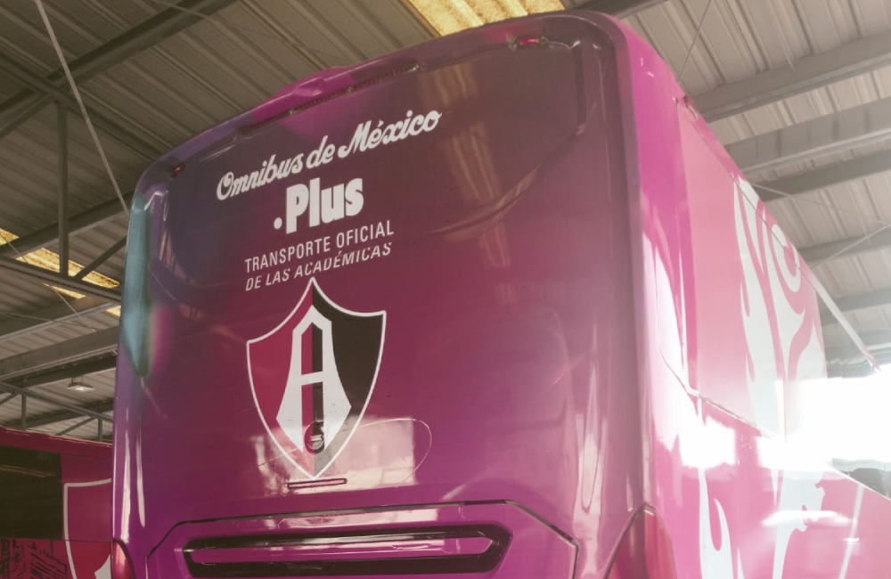 Instalación de Rotulación Automotriz en CDMX por Visual Impact.