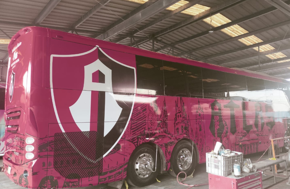 Instalación de Rotulación Automotriz en CDMX por Visual Impact.