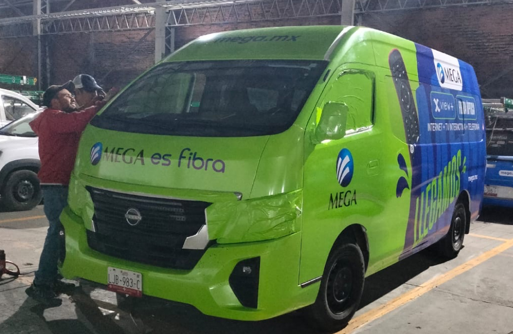 Instalación de Rotulación Automotriz en CDMX por Visual Impact.