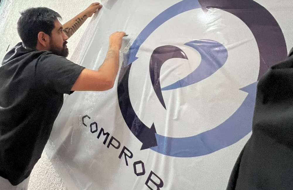 instalación de vinil microperforado para empresa