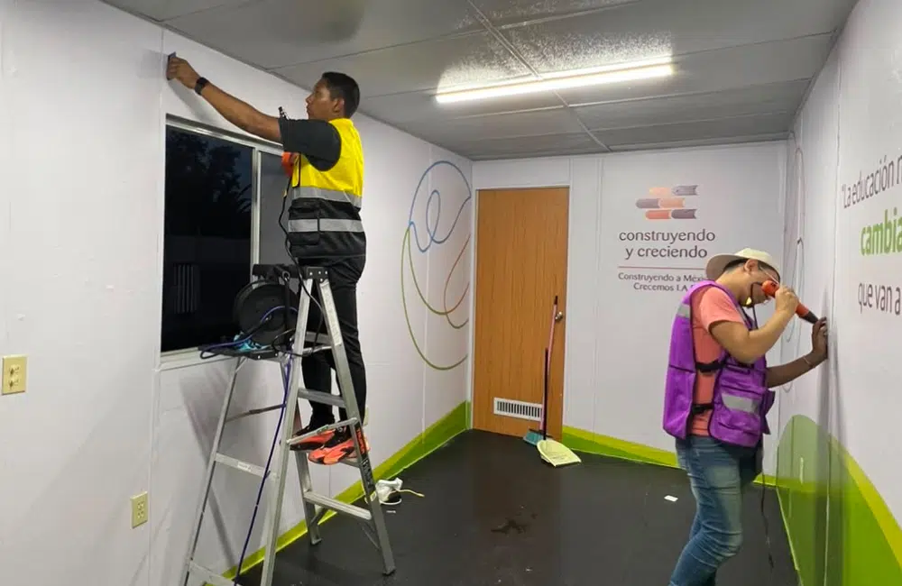 instalación de vinil microperforado para empresa