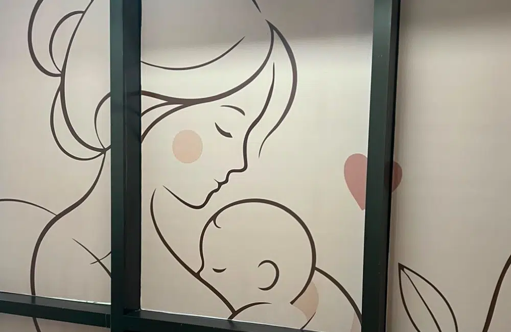 instalación de vinil microperforado para empresa