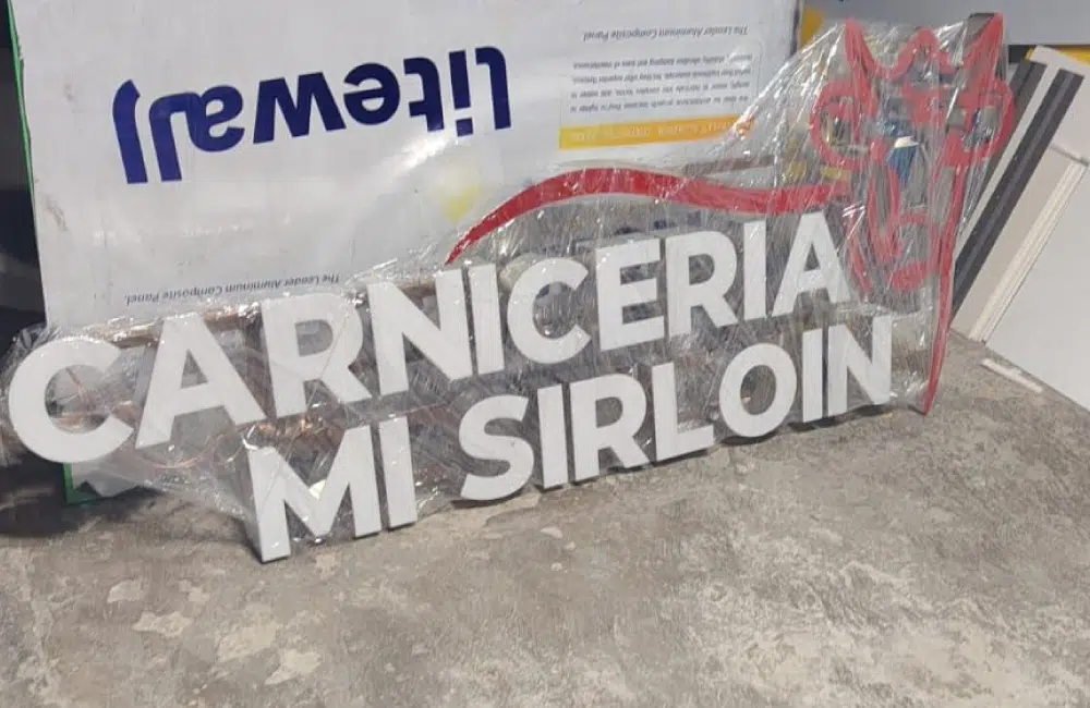 fabricación e instalación de anuncio luminoso 3d en acrílico